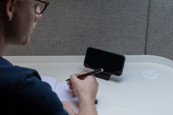 Troika HILDECARD MagSafe IPhone Card Case and Stand